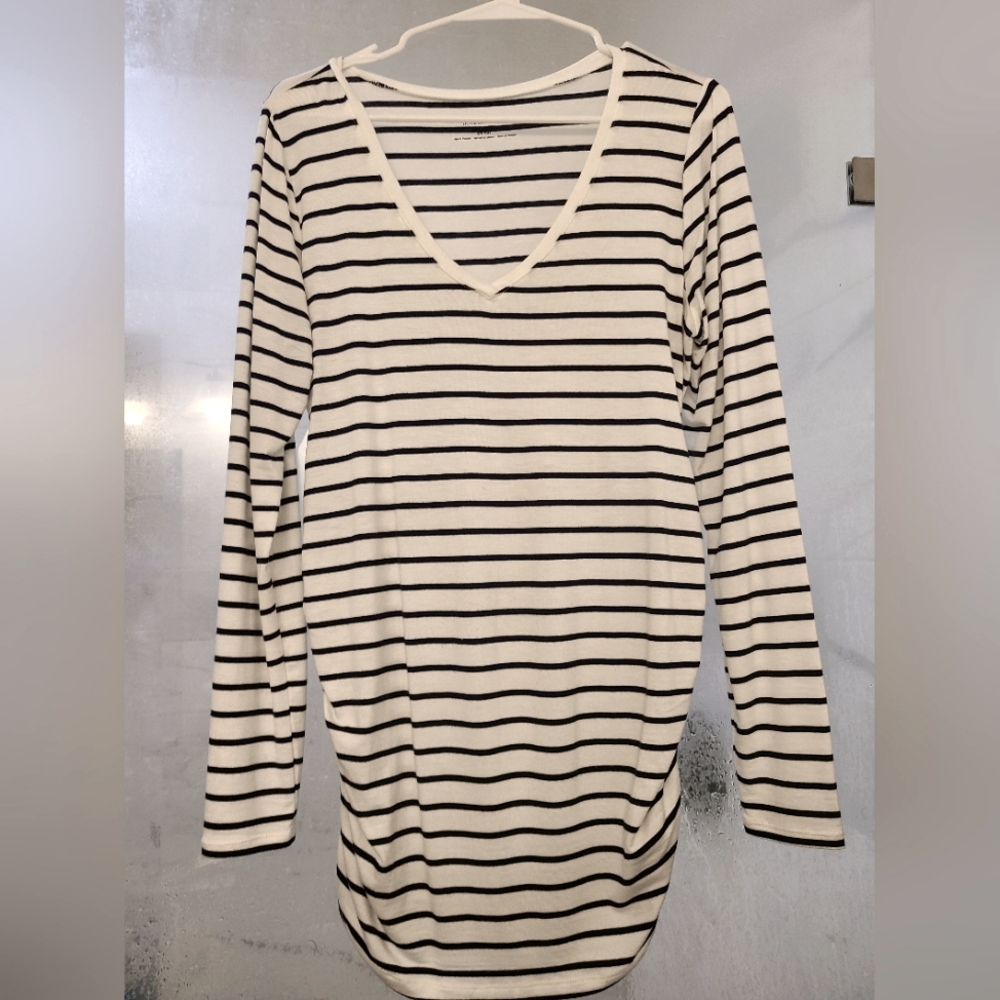 Motherhood Maternity long sleeve shirt